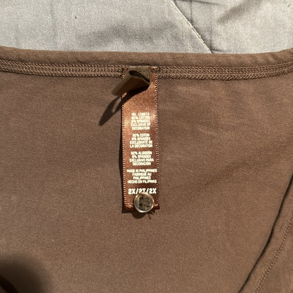 SKIMS VINTAGE HENLEY T-SHIRT - Picture 2 of 4